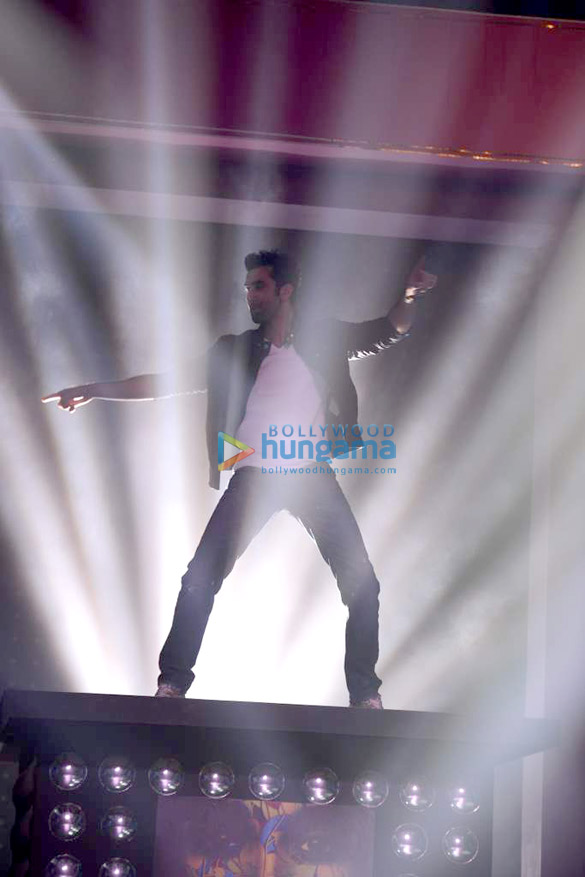ranbir at the launch of song aare aare from film besharam 7