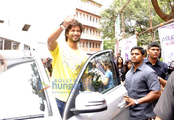 shahid kapoor at sophia colleges kaleidoscope 2013 festival 16