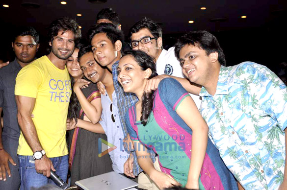 shahid kapoor at sophia colleges kaleidoscope 2013 festival 12