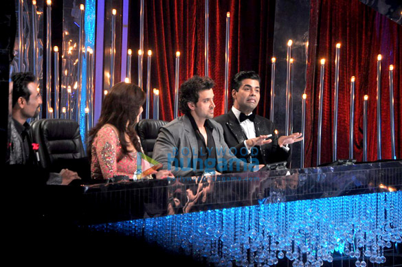 hrithik priyanka promote krrish 3 on jhalak dikhhla jaa finale 11