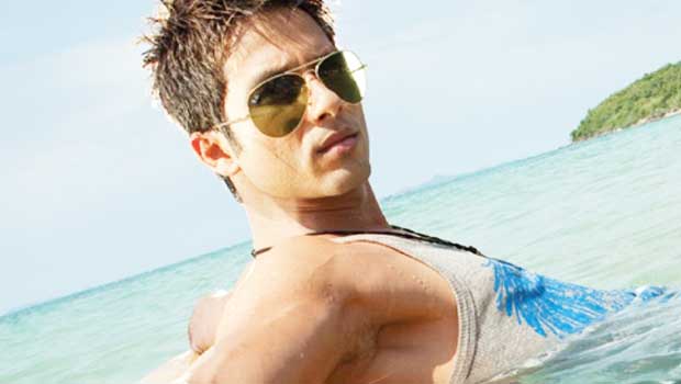 Shahid Kapoor Sings ‘Tu Mere Agal Bagal’ Song