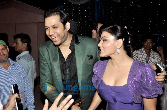 rakhi sawant snapped at raajs birthday 6