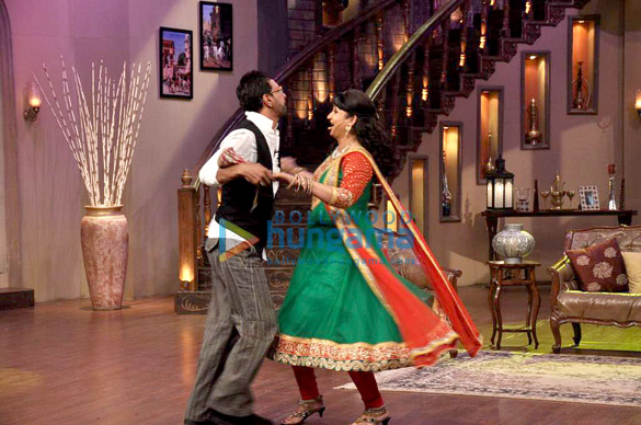promotions of war chhod na yaar on comedy night with kapil 5