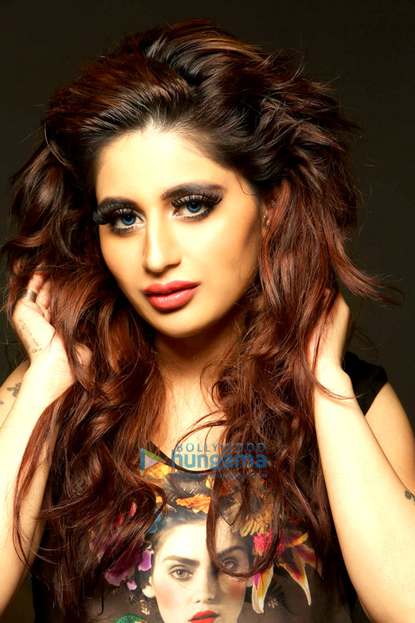 alisa khan 16