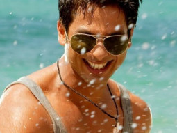 “Never Choose Between Girls”: Shahid Kapoor