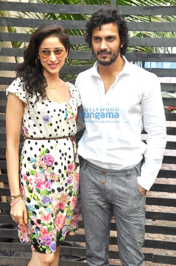 star casts of ishk actually promote their film 2