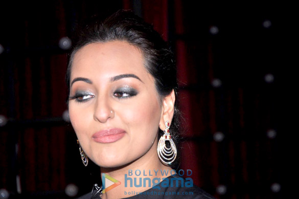 sonakshi sinha promotes r rajkumar on the sets of masterchef 6