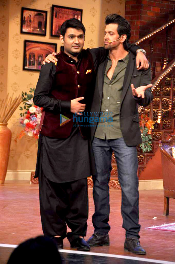 hrithik promotes krrish 3 on comedy nights with kapil 9
