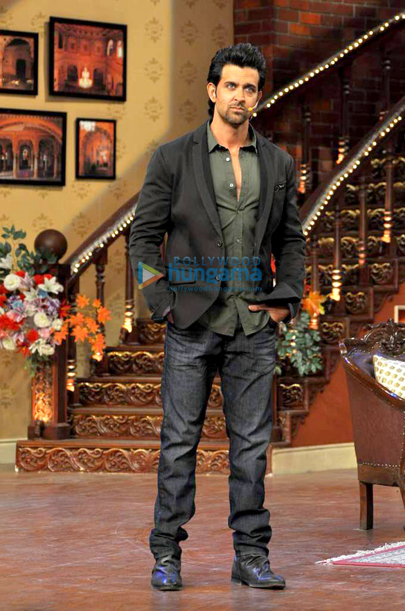 hrithik promotes krrish 3 on comedy nights with kapil 10