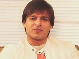 “Me & Hrithik Would Put Our Arms On Each Other…”: Vivek Oberoi