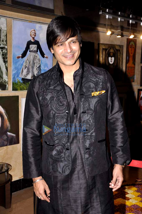 vivek oberoi promotes krrish 3 at pvr 4