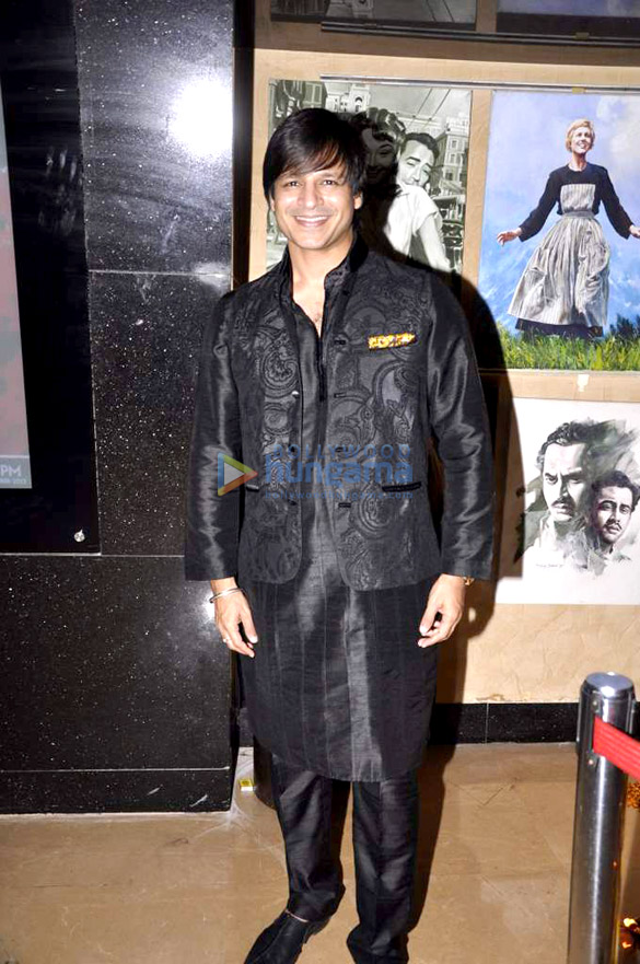 vivek oberoi promotes krrish 3 at pvr 7
