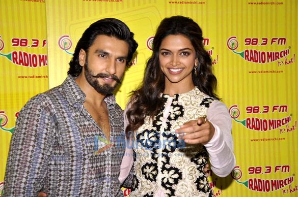 deepika ranveer promote ram leela at 98 3 fm radio mirchi 8