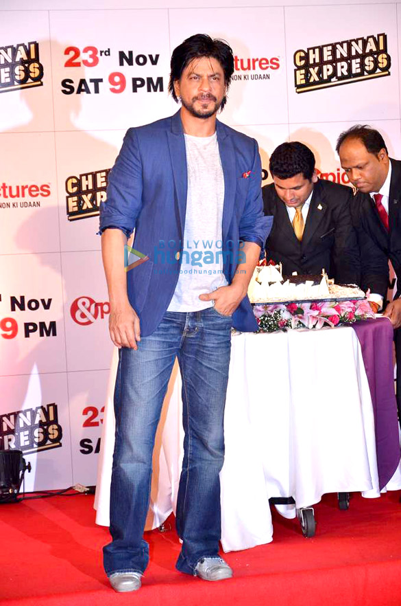 zee tv hosts success bash of chennai express 20