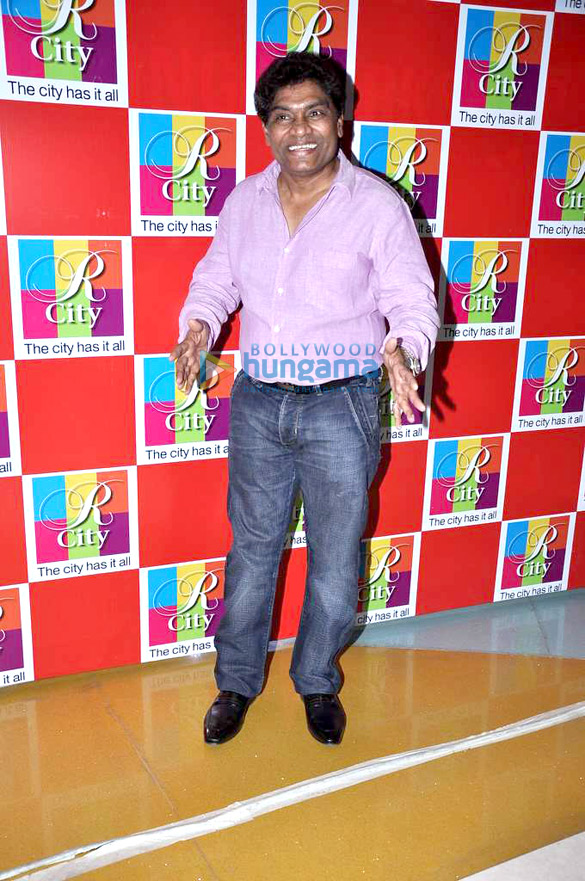 promotion of singh saab the great at r city mall 11