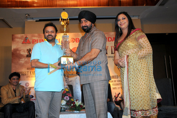 sunny deol unveils shaheed bhagat singhs wax statue 6