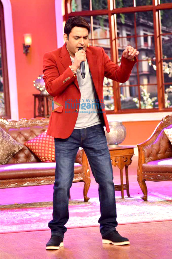 saif promotes bullett raja on comedy nights with kapil 6