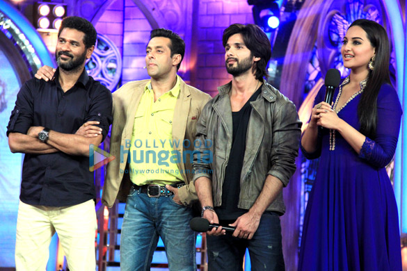 shahid sonakshi prabhu dheva promotes r rajkumar on bigg boss 7 2