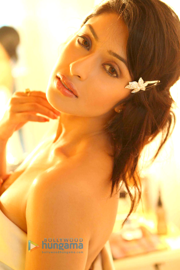 payal ghosh 6