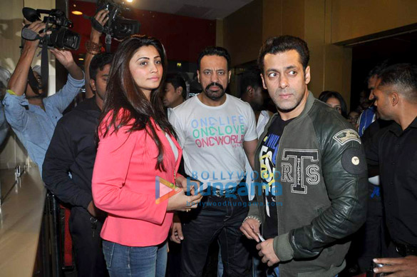 salman at the screening of sholay 3d 3