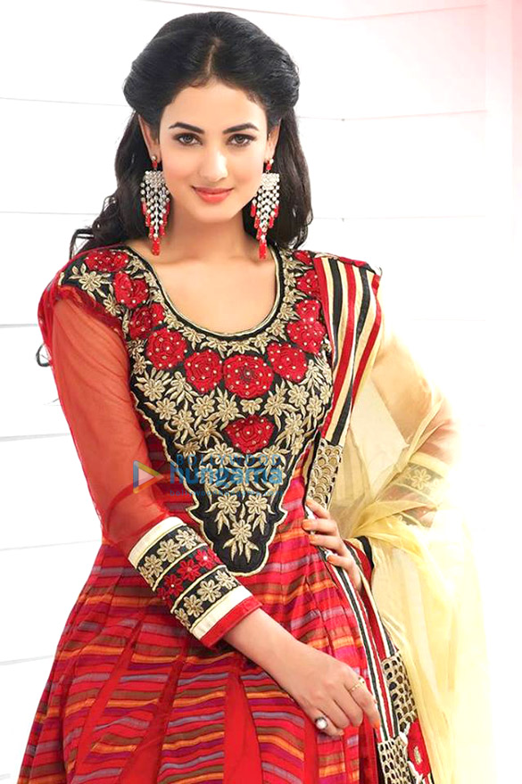 sonal chauhan 77