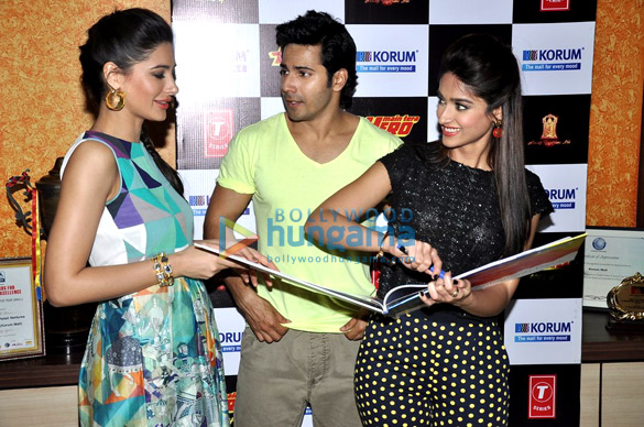promotion of main tera hero at korum mall 4