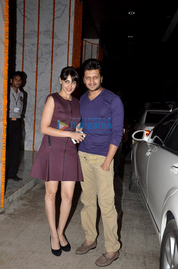 kangna hosts house warming bash queen success party 5