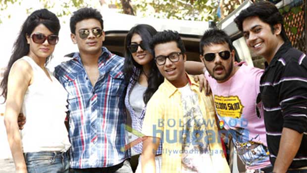 Theatrical Trailer (Happy Journey) Theatrical Trailer (Happy Journey)