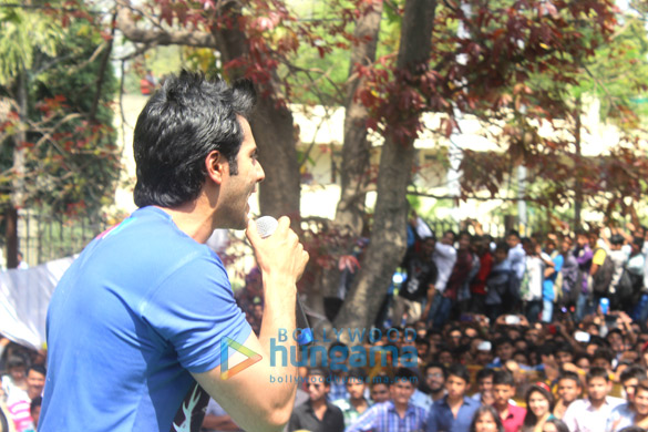 varun ileana promote main tera hero in delhi 7