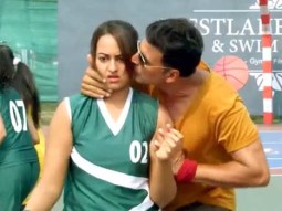 Akshay-Sonakshi Play Basketball On The Sets Of ‘Holiday’