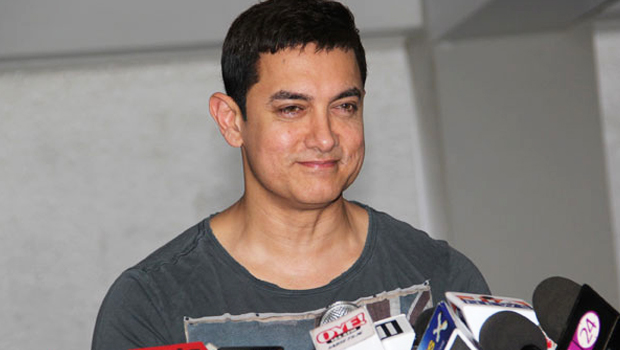 Aamir Khan Votes For Lok Sabha Elections 2014