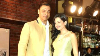 Shoaib Akhtar Walks The Ramp At ‘Earth 21’ Launch