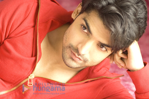 Gurmeet Choudhary Photos, Images, HD Wallpapers, Gurmeet Choudhary HD Images, Photos - Bollywood Hungama