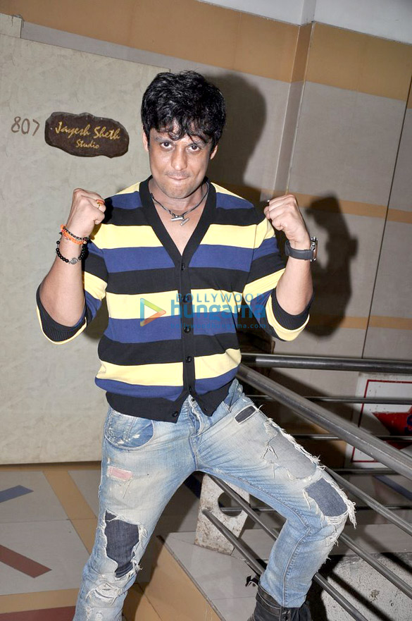 vikram singh promotes film heropanti 7