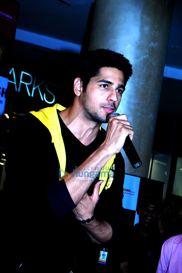 promotion of ek villain at viviana mall in thane 9