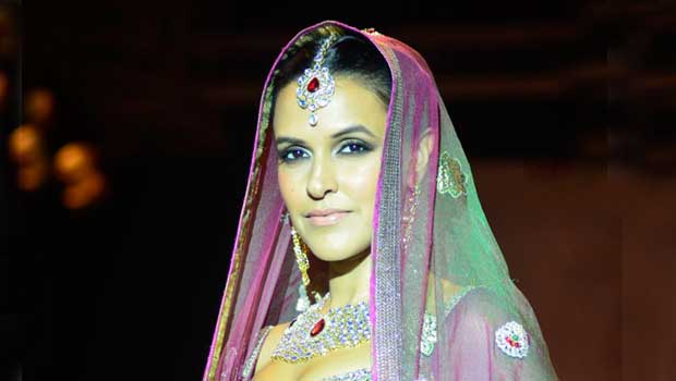Sunny, Kalki, Dia, Neha Walk At ‘IIJW 2014’ Day 1