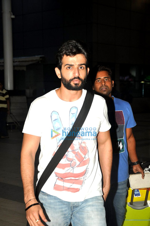 surveen jay return from indore after hate story 2 promotion 5