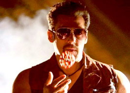Grenade attack at Pakistan theatre during the screening of Kick