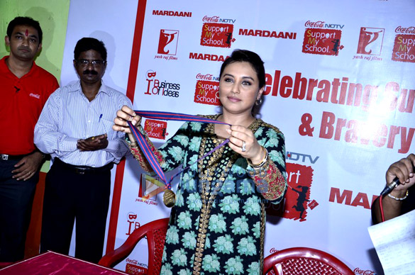 rani mukerji graces the press conference of support my school campaign 8