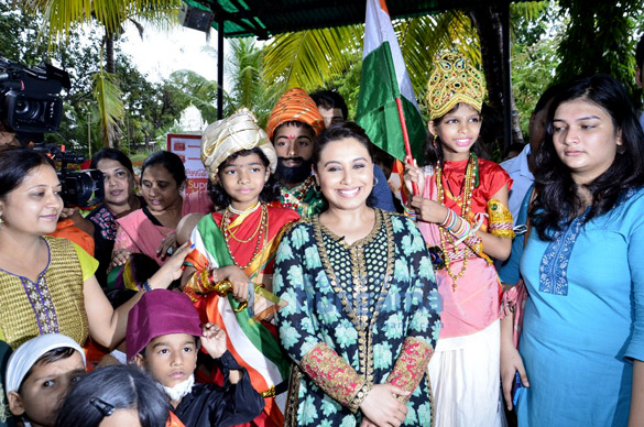 rani mukerji graces the press conference of support my school campaign 5