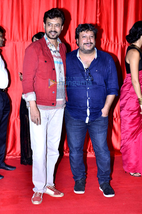 shah rukh khan launches the trailer of ekkees toppon ki salaami 12