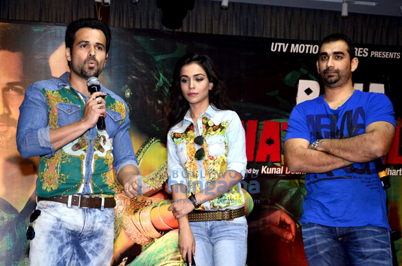launch of flip your collar back song from raja natwarlal 8