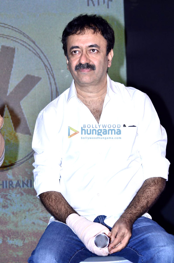 aamir khan launches second poster of pk 8