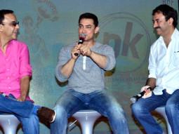 How Aamir Khan Reacted To Shah Rukh Khan’s Dig On ‘PK’ Poster