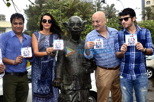 team of ekkees toppon ki salaami pays tribute to r k laxman 2