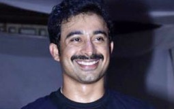 Rannvijay Singh, Anindita Nayar Perform At ‘Live Music Concert Of 3 AM’