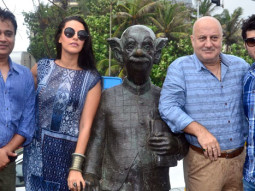 Neha Dhupia, Anupam Kher, Divyendu Sharma Pay Tribute To R K Laxman