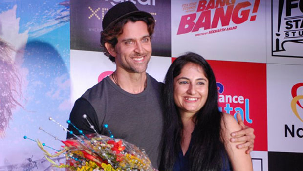 Hrithik Roshan Promotes ‘Bang Bang’ At Reliance Digital Express
