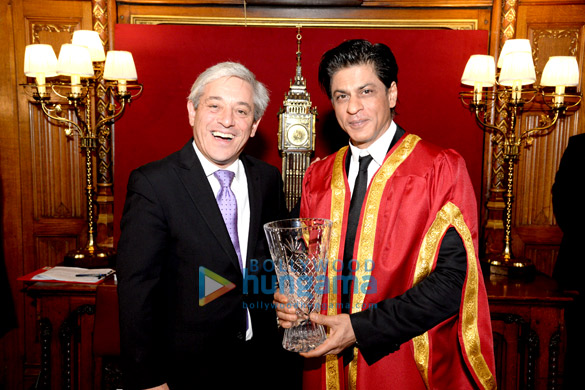 shah rukh khan receives global diversity award 2