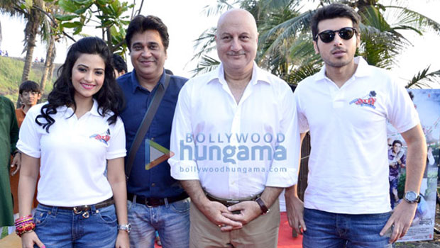 Anupam Kher, Neha Dhupia, Aditi Sharma, Divyendu Sharma At Cleanliness Drive In Mumbai